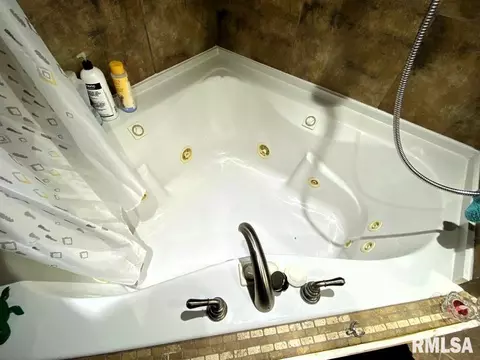 Bath - 2425 S 10th St, Springfield, IL 62703 photo 8 of 8