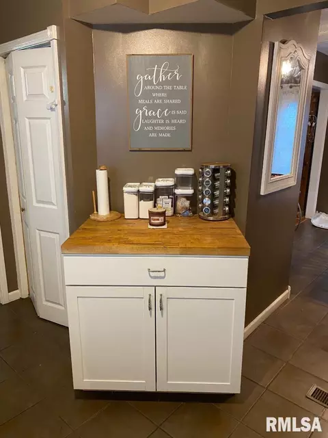 Kitchen - 2425 S 10th St, Springfield, IL 62703 photo 7 of 7