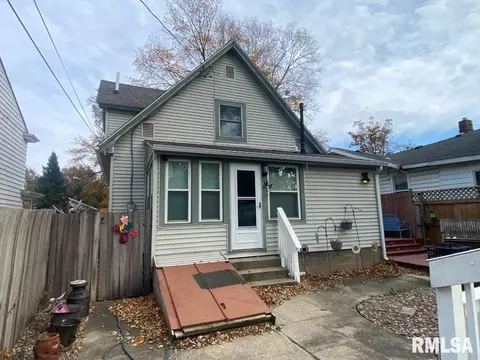 Exterior - 2425 S 10th St, Springfield, IL 62703 photo 7 of 7