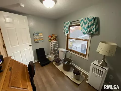Bedroom - 2425 S 10th St, Springfield, IL 62703 photo 6 of 6