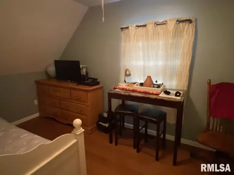 Bedroom - 2425 S 10th St, Springfield, IL 62703 photo 5 of 6