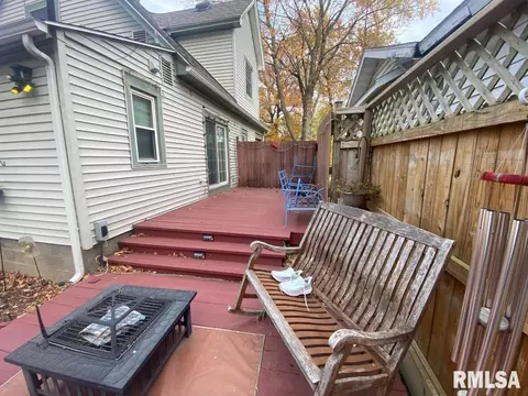 Exterior - 2425 S 10th St, Springfield, IL 62703 photo 6 of 7
