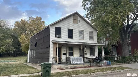 525-527 College Ave, Quincy, IL 62301