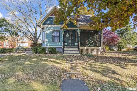 305 W Jackson St, Athens, IL 62613
