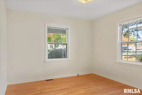 2514 S Walnut St, Springfield, IL 62704 photo 17