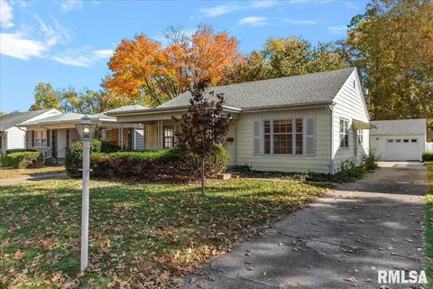 2514 S Walnut St, Springfield, IL 62704