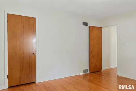 2514 S Walnut St, Springfield, IL 62704 photo 12