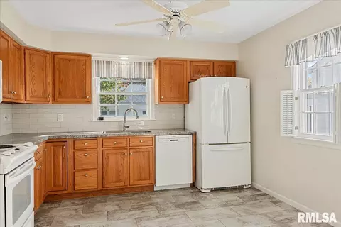 2514 S Walnut St, Springfield, IL 62704 photo 10