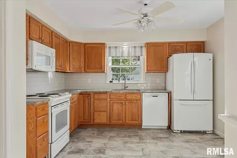 2514 S Walnut St, Springfield, IL 62704 photo 9