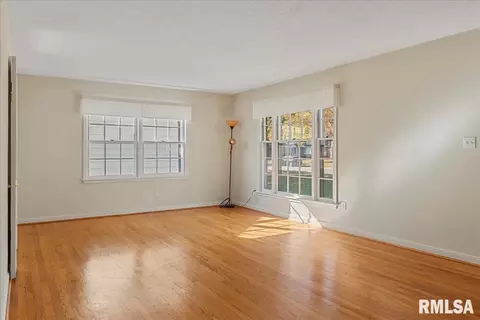 2514 S Walnut St, Springfield, IL 62704 photo 6