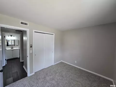 110 Crestview Dr, Hamilton, IL 62341 photo 9