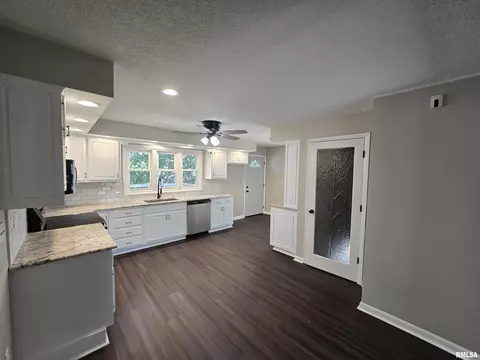 110 Crestview Dr, Hamilton, IL 62341 photo 7
