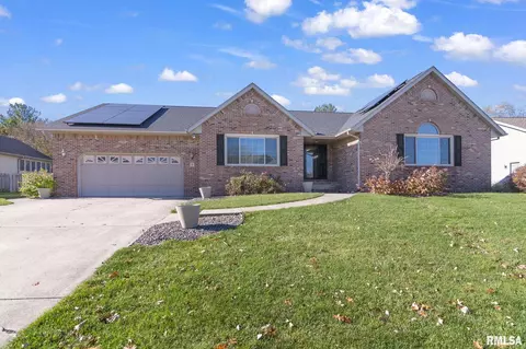 7 Gilson Dr, Rochester, IL 62563