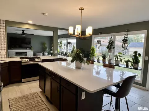2105 Blackhawk Rd, Springfield, IL 62702 photo 13