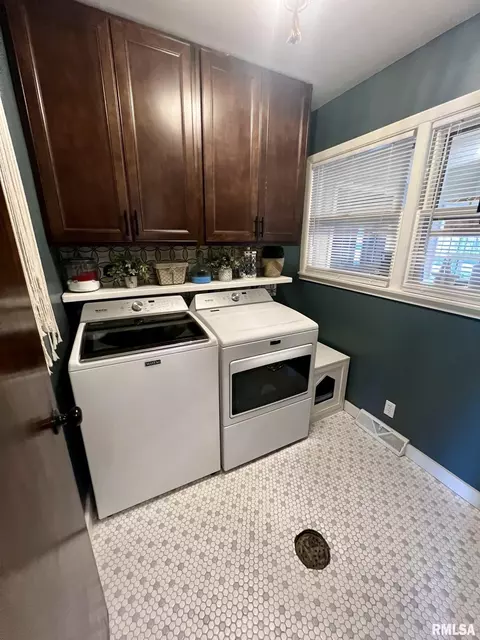 2105 Blackhawk Rd, Springfield, IL 62702 photo 17
