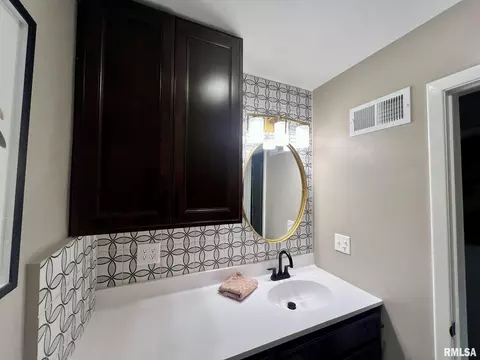 2105 Blackhawk Rd, Springfield, IL 62702 photo 29