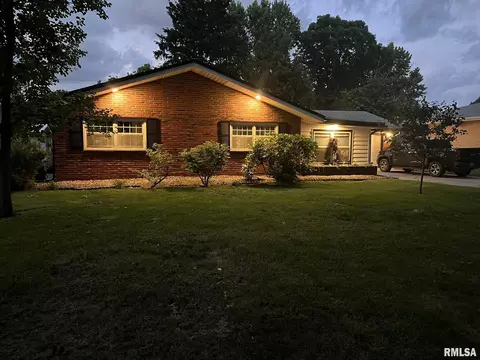 2105 Blackhawk Rd, Springfield, IL 62702 photo 3
