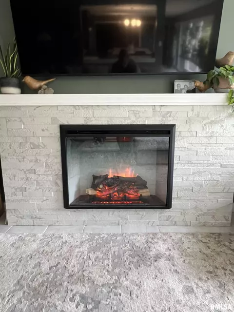 2105 Blackhawk Rd, Springfield, IL 62702 photo 8