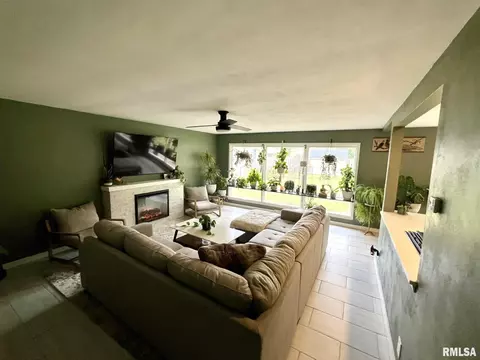 2105 Blackhawk Rd, Springfield, IL 62702 photo 6