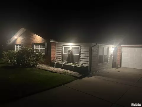 2105 Blackhawk Rd, Springfield, IL 62702 photo 4