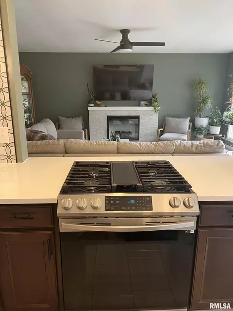 2105 Blackhawk Rd, Springfield, IL 62702 photo 15