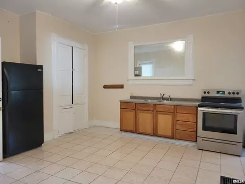 935 W Washington St, Springfield, IL 62702 photo 11