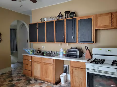 935 W Washington St, Springfield, IL 62702 photo 17
