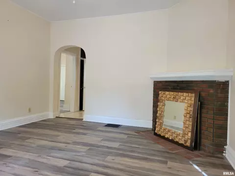 935 W Washington St, Springfield, IL 62702 photo 7