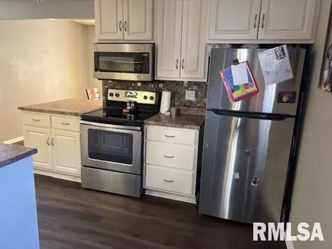1675 W Glenn Ave, Springfield, IL 62704 photo 9