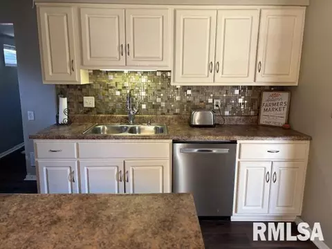 1675 W Glenn Ave, Springfield, IL 62704 photo 8