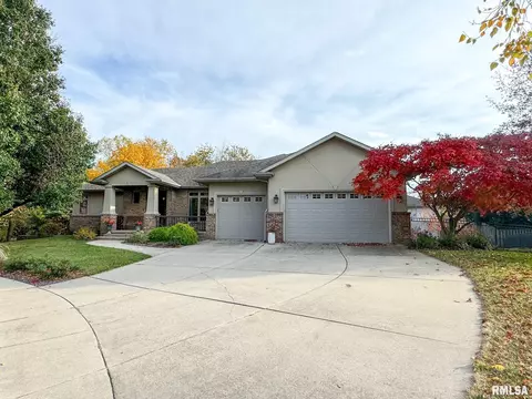2316 Mariners Point Ln, Springfield, IL 62712
