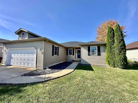 408 Pine View Dr, Auburn, IL 62615