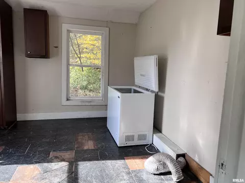 401 S Pearl St, Bluffs, IL 62621 photo 11