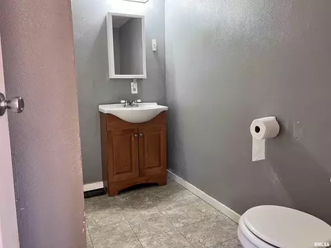 401 S Pearl St, Bluffs, IL 62621 photo 4