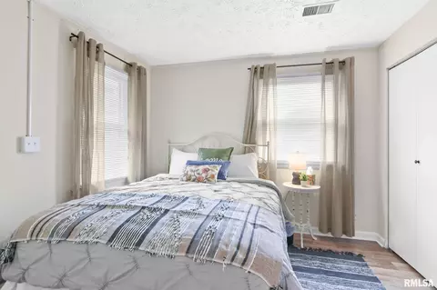 1702 S College St, Springfield, IL 62704 photo 17