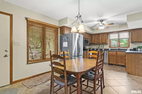 2909 Mill Point Ct, Springfield, IL 62704 photo 18