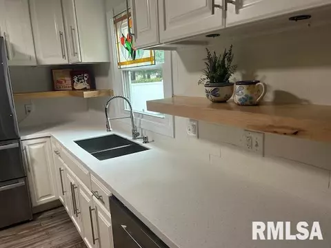 8 Lansing Dr, Springfield, IL 62703 photo 11