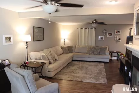 2269 E Grandview Ave, Springfield, IL 62702 photo 3