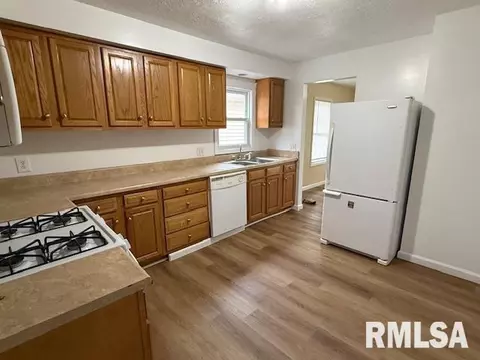 Kitchen - 922 E Percy Ave, Springfield, IL 62702 photo 1 of 1