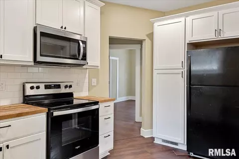 2317 S 10th St, Springfield, IL 62703 photo 5
