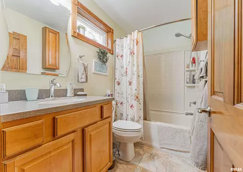 127 Elm Ave, Cornland, IL 62519 photo 21