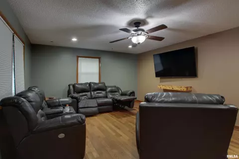200 W Prairie St, Camp Point, IL 62320 photo 5