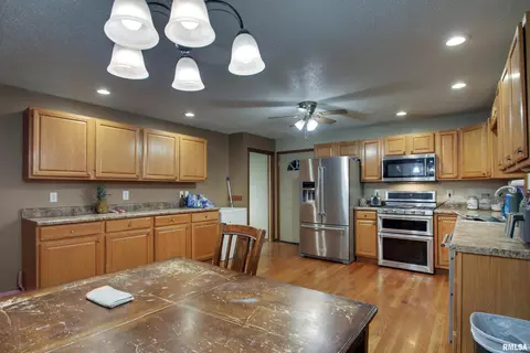 200 W Prairie St, Camp Point, IL 62320 photo 8