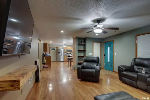 200 W Prairie St, Camp Point, IL 62320 photo 6
