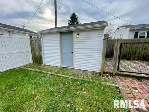 3102 S 13th St, Springfield, IL 62703 photo 2