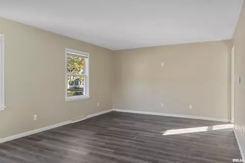 1200 S Walnut St, Springfield, IL 62704 photo 5