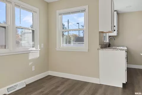 1200 S Walnut St, Springfield, IL 62704 photo 10