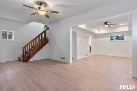 630 W Hay St, Springfield, IL 62702 photo 3