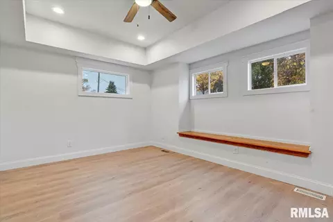 630 W Hay St, Springfield, IL 62702 photo 5