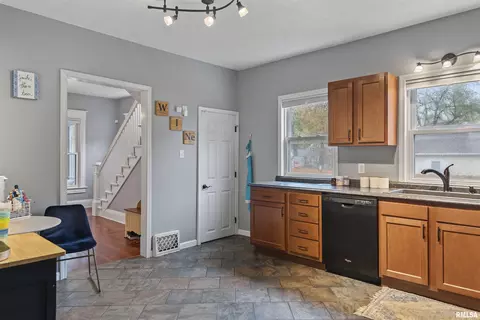 301 N Lincoln Ave, Springfield, IL 62702 photo 17